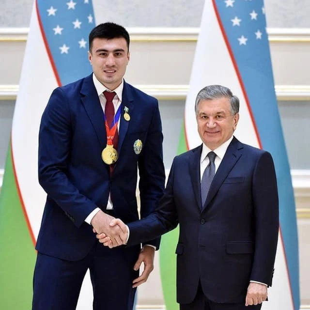 Bakhodir Jalolov : L’autre Arslanbek Makhmudov